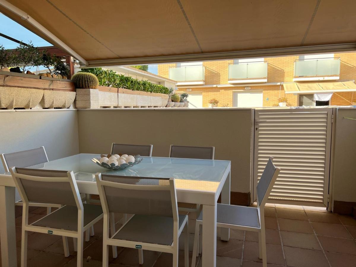 קובייס Cozy Beach House With Pool & Bbq מראה חיצוני תמונה