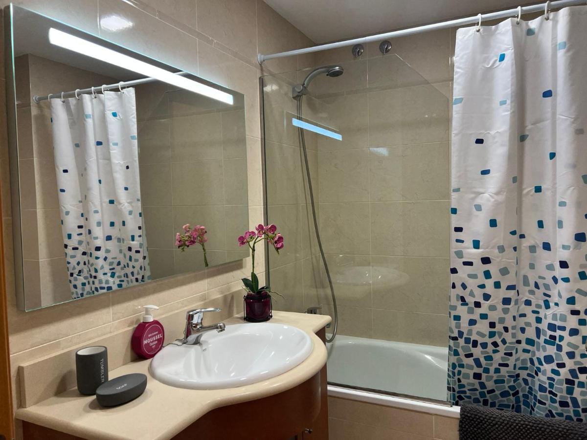 קובייס Cozy Beach House With Pool & Bbq מראה חיצוני תמונה