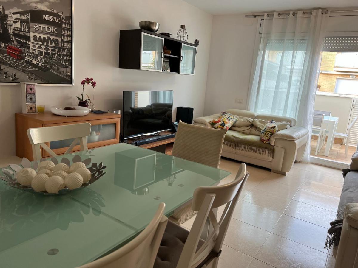 קובייס Cozy Beach House With Pool & Bbq מראה חיצוני תמונה