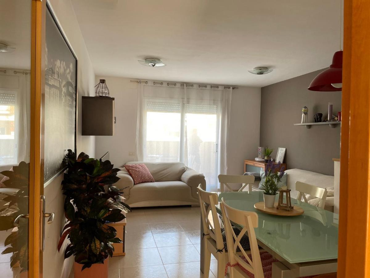 קובייס Cozy Beach House With Pool & Bbq מראה חיצוני תמונה